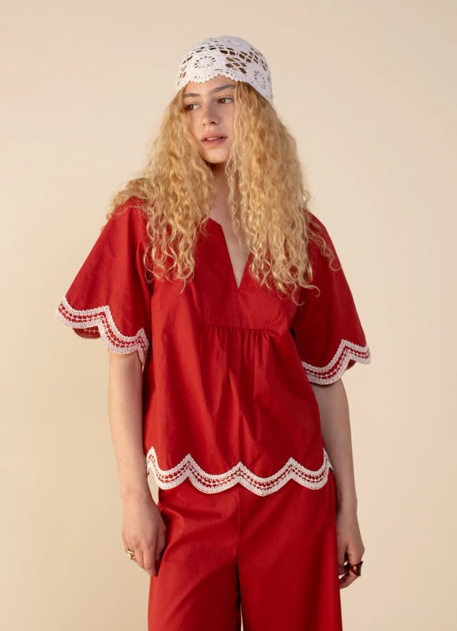 Rostfärgad broderad blus