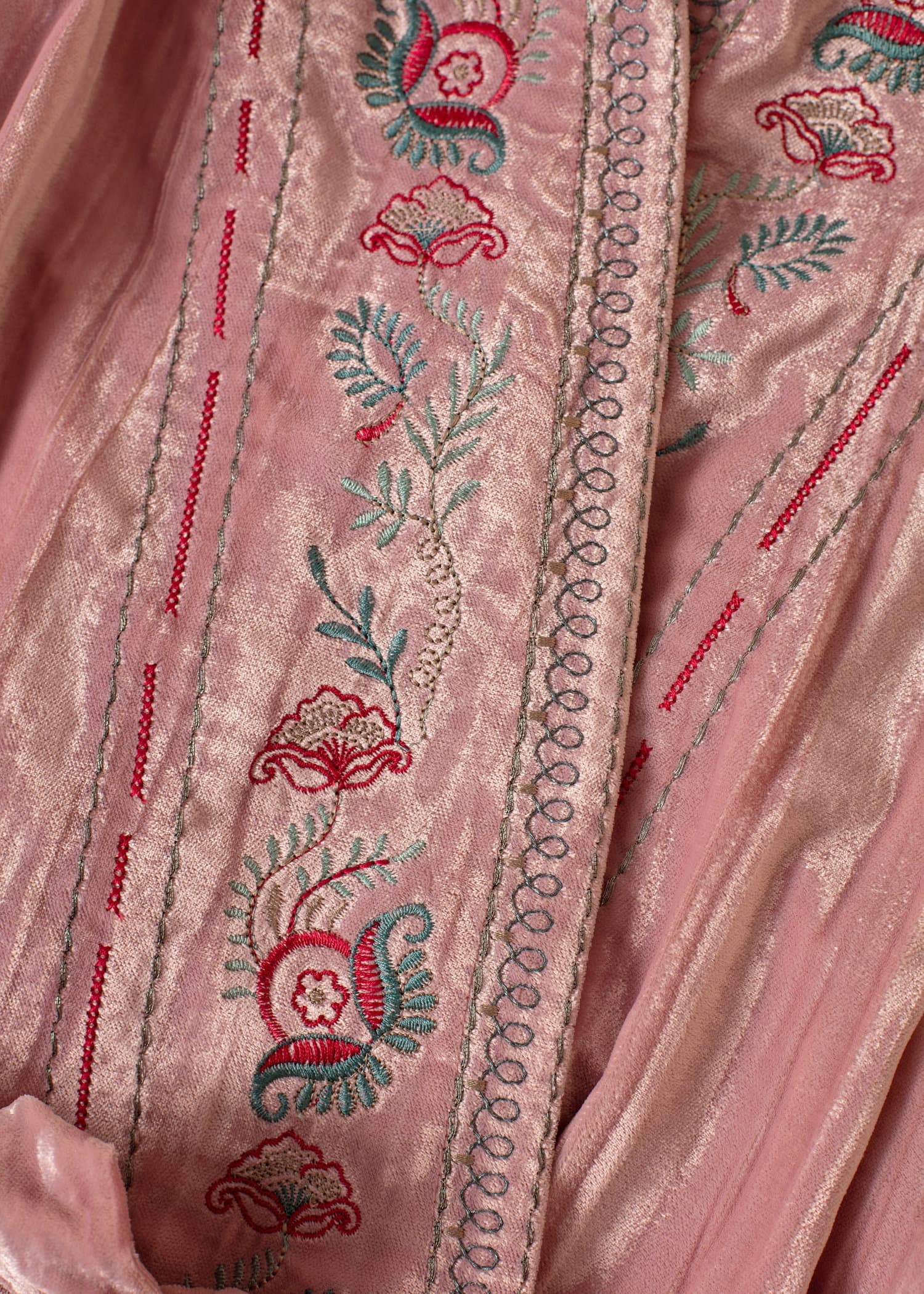 DEVI Lang brodert kimono i velour - Rosa 3 - Indiska