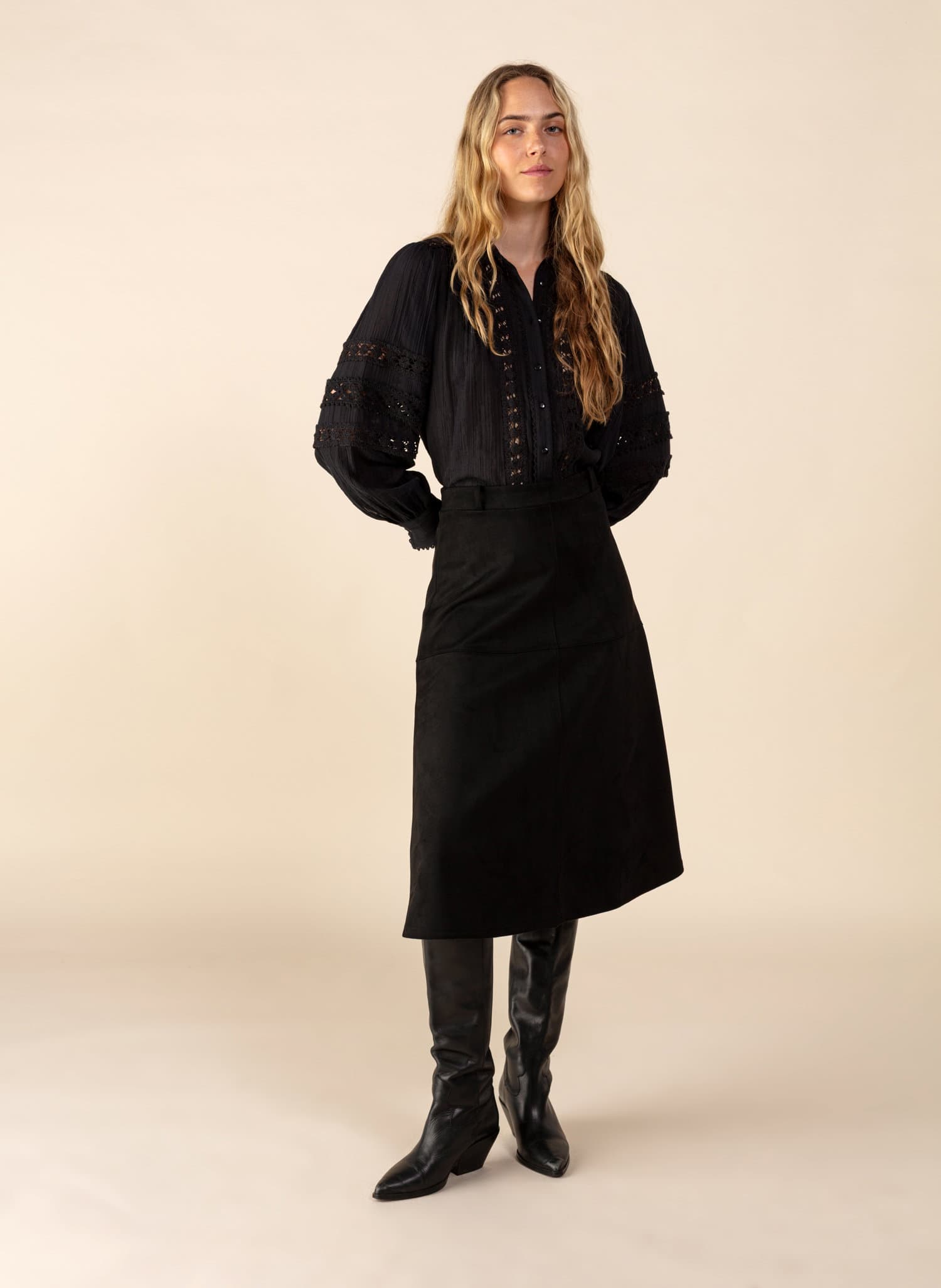 EVANGELINA Bluse med blonder - Svart 5 - Indiska