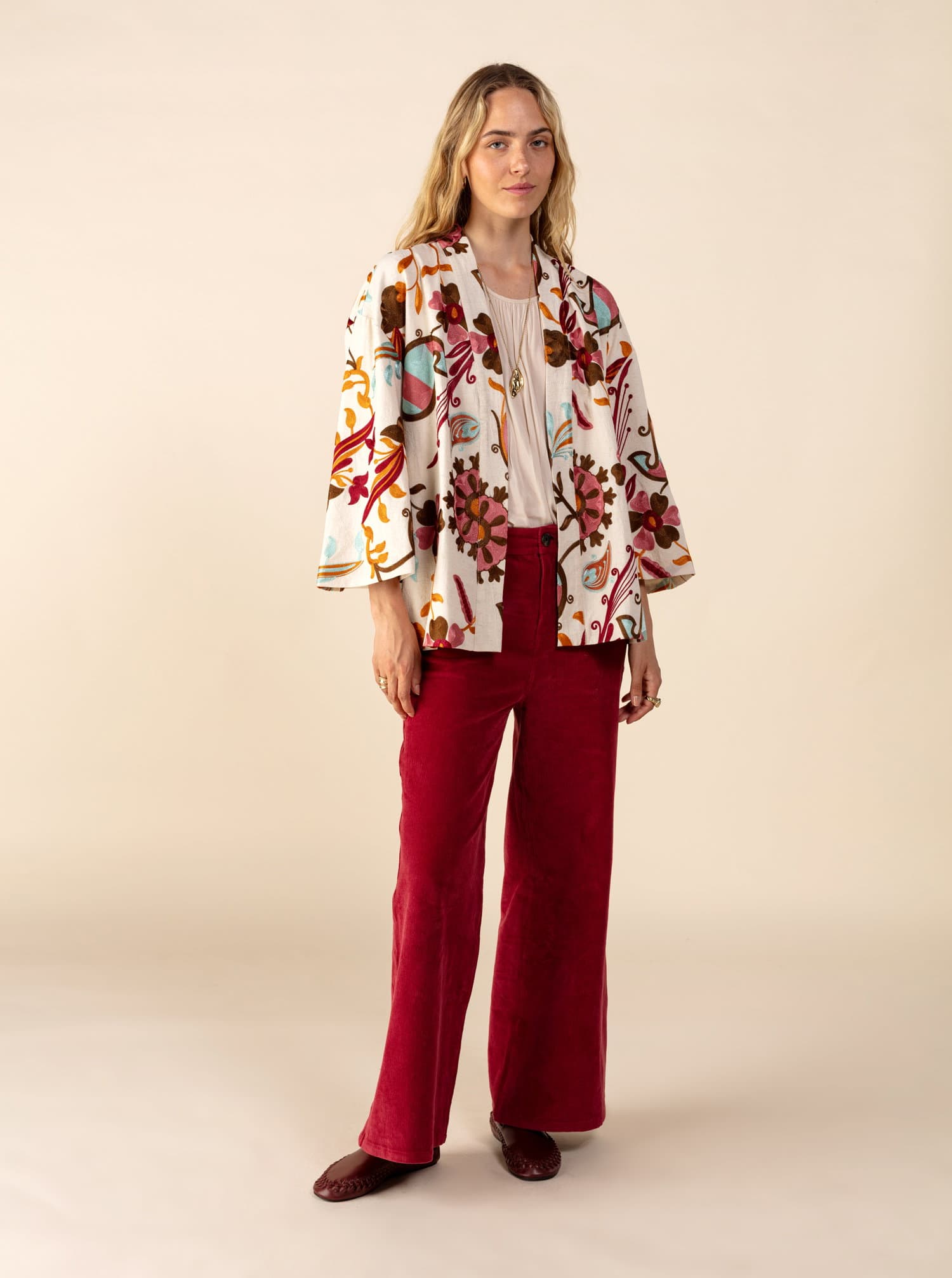 VIVI Kuviollinen kirjailtu kimono - Punainen 5 - Indiska
