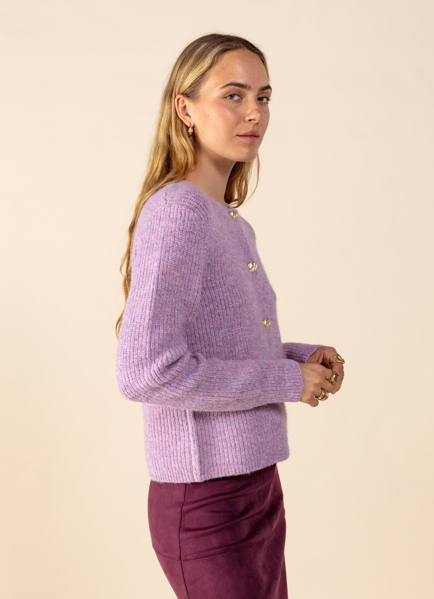 LOVELY Strikket cardigan med hjerteformede knapper - Lilla 3 - Indiska