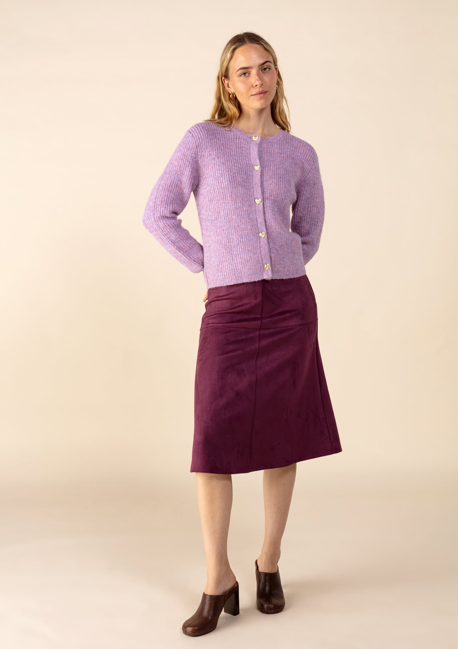 LOVELY Strikket cardigan med hjerteformede knapper - Lilla 5 - Indiska