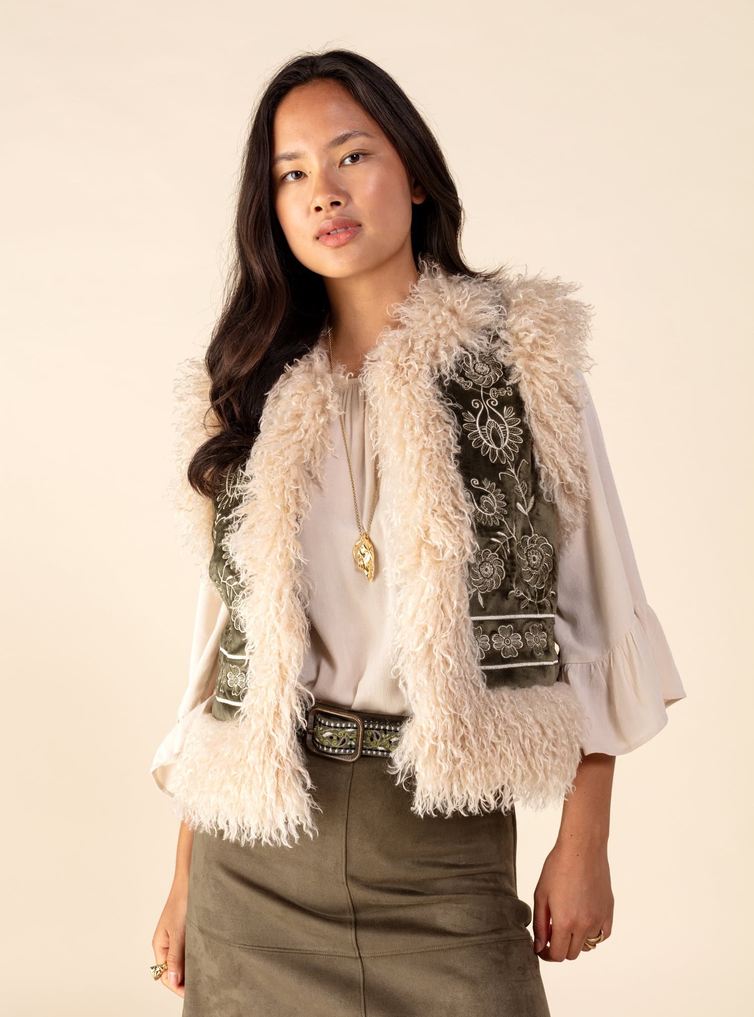 GIANNA Broderad väst med fuskpäls - Grön 4 - Indiska
