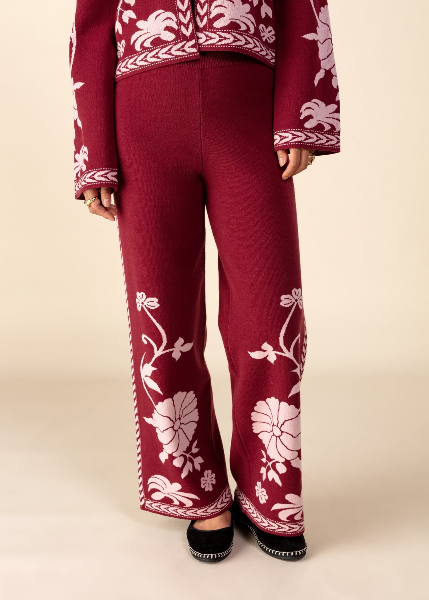 FLORA Röda jacquardstickade byxor  - Röd 3 - Indiska