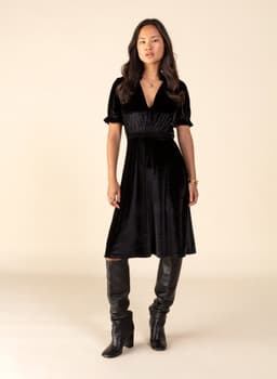 DARIA VELOUR DRESS - Black
