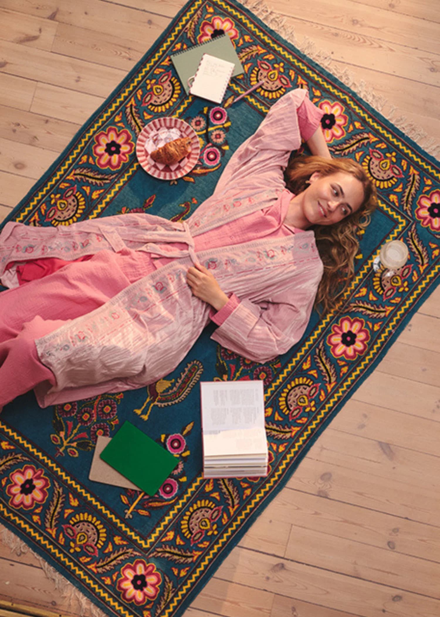 DEVI Samettinen kuviollinen kimono - Vaaleanpunainen 2 - Indiska