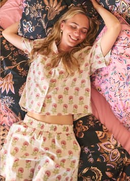 Flora Shorts - Floral Butti Pink