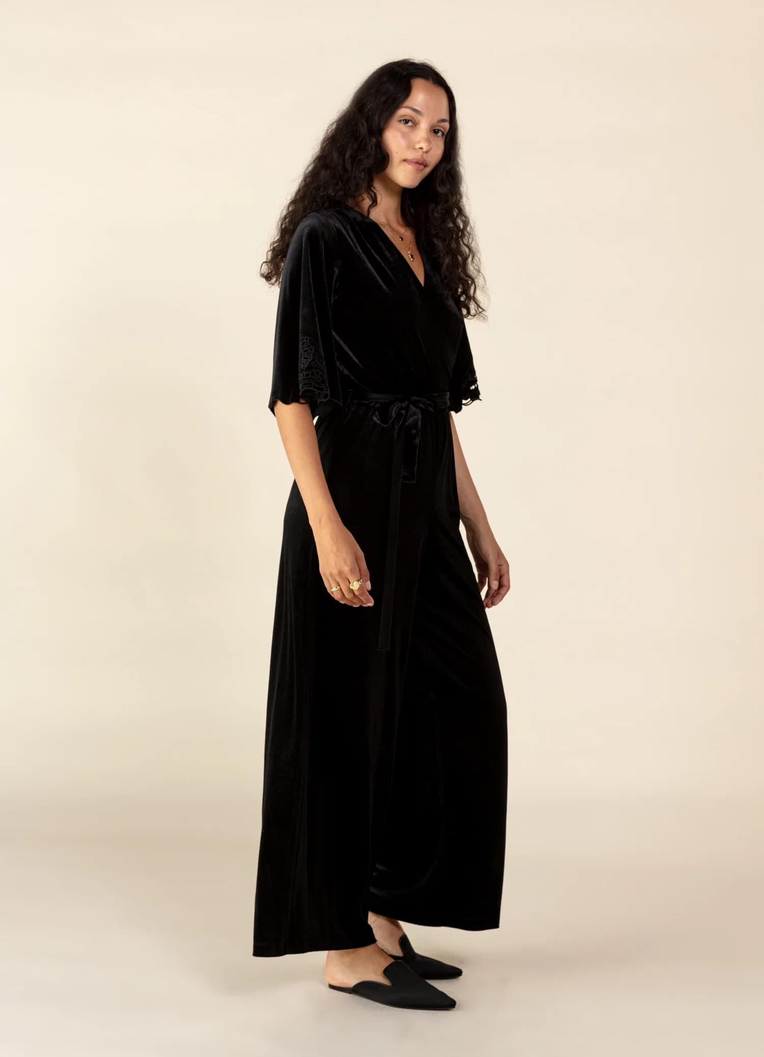 LAC Lang jumpsuit i velur - Svart 4 - Indiska