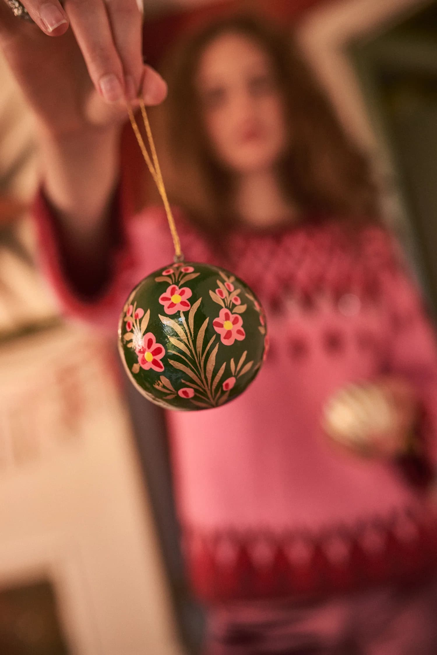 KASHMIR Handmålad julgranskula - blommor - Grön 1 - Indiska