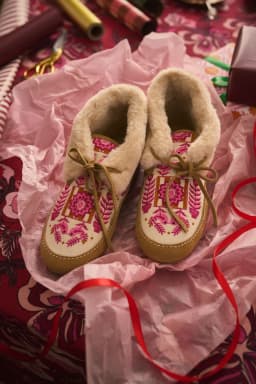 EMBROIDERED SHOE - MULTI