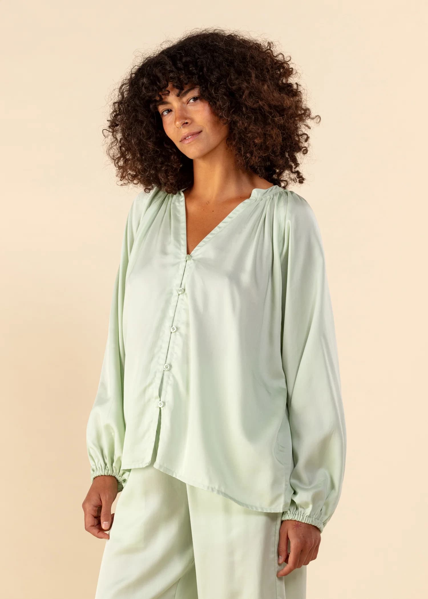 Willow Pyjamasskjorta i modal (TENCEL™) - Grön 1 - Indiska