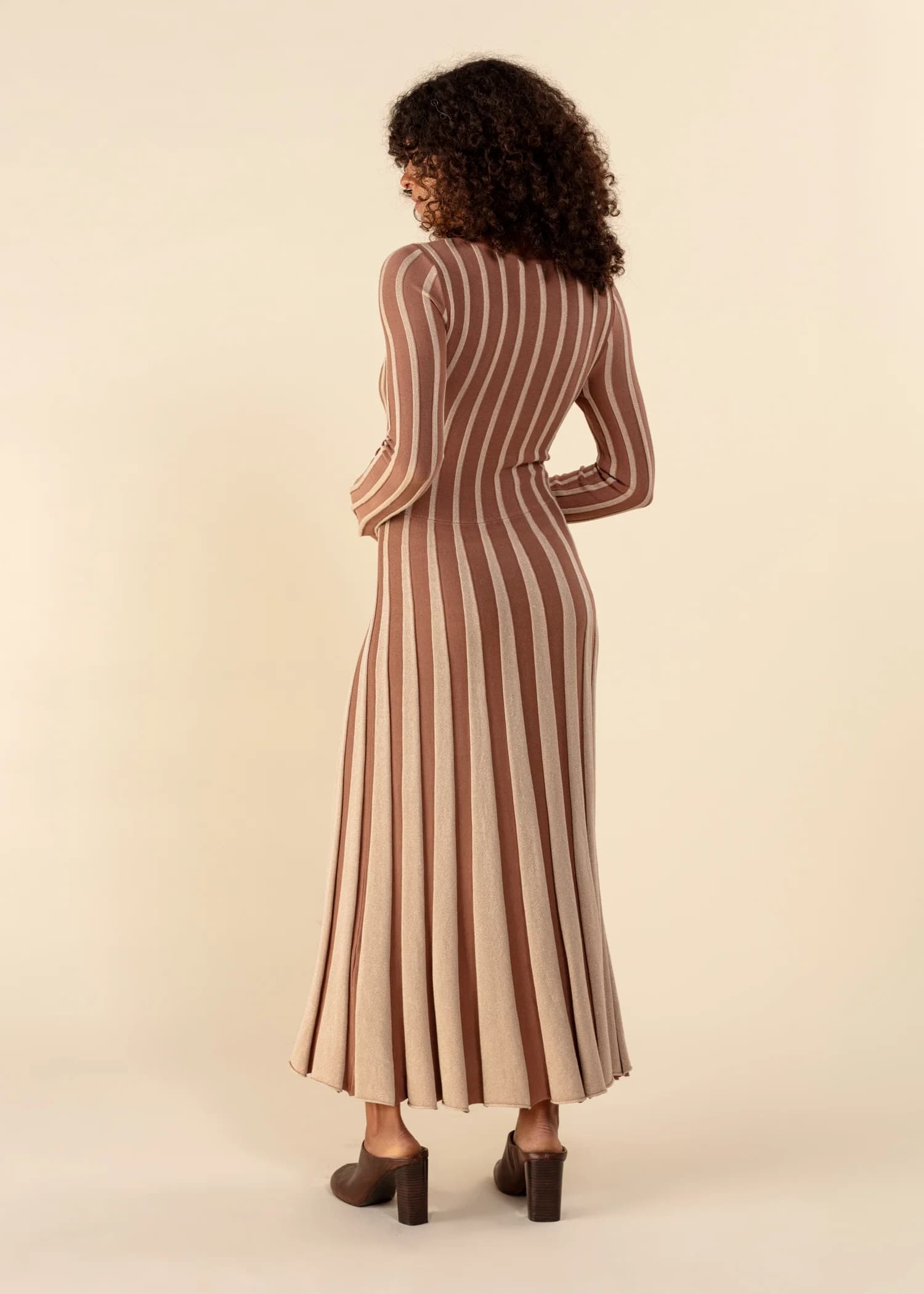 ELLE Mekko - Beige 4 - Indiska
