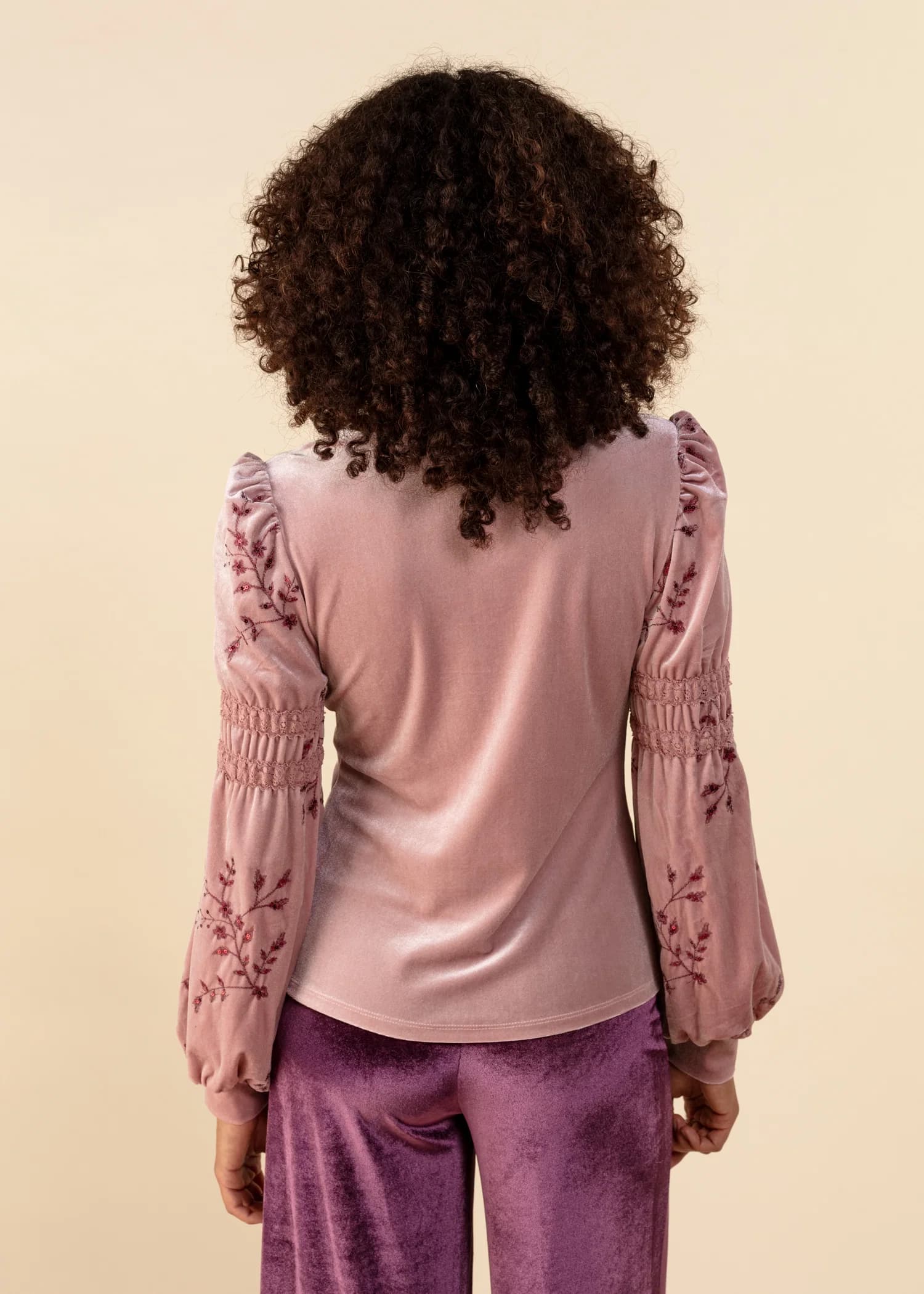 LIORA Broderad blus i velour - Rosa 5 - Indiska