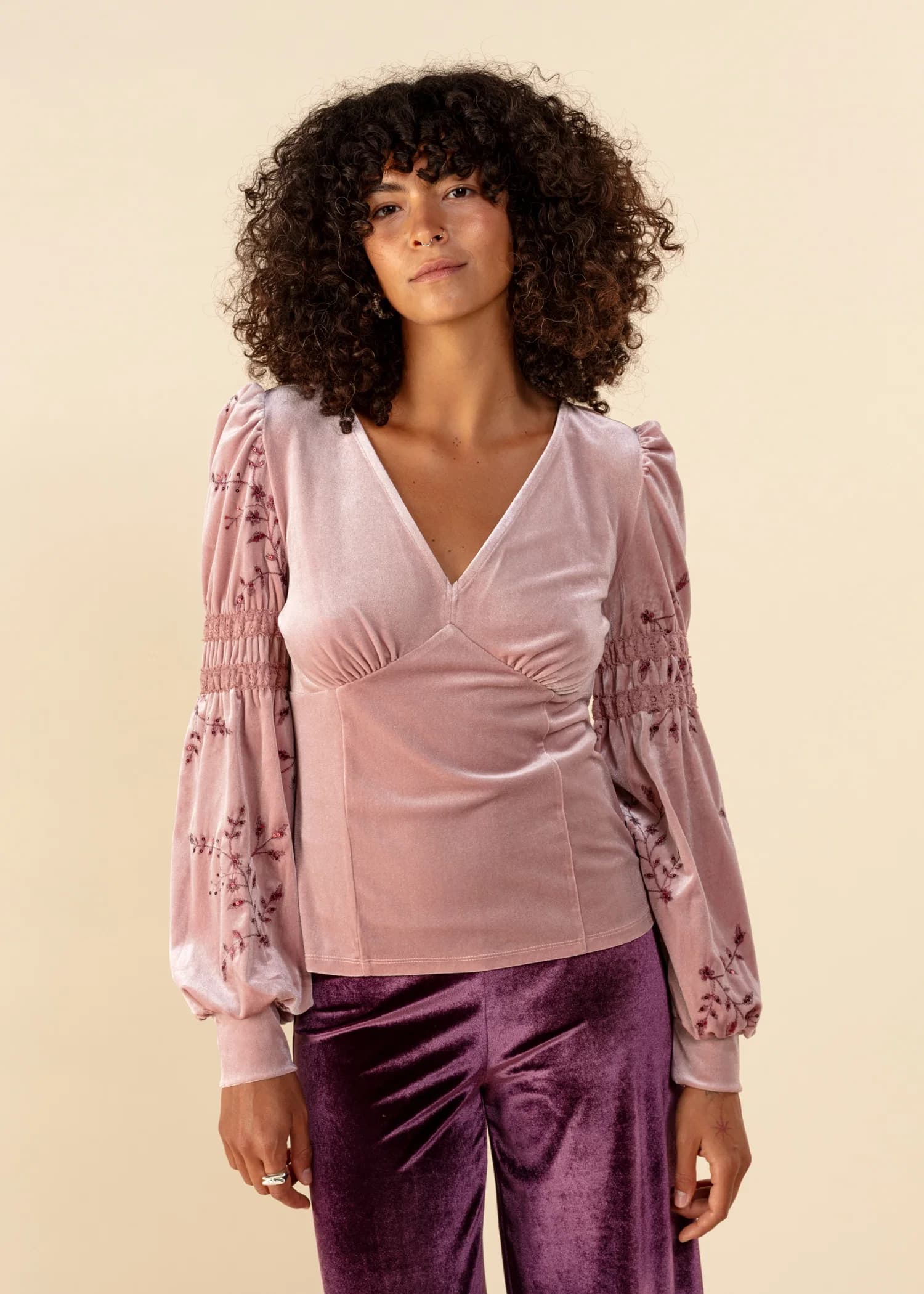 LIORA Broderad blus i velour - Rosa 2 - Indiska
