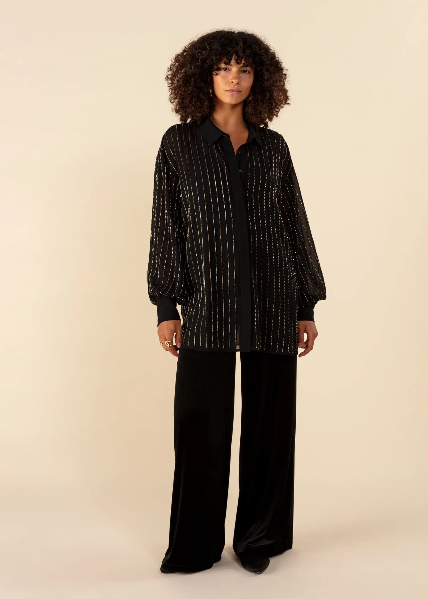 CARDI Transparent skjorta med strass - Svart 2 - Indiska