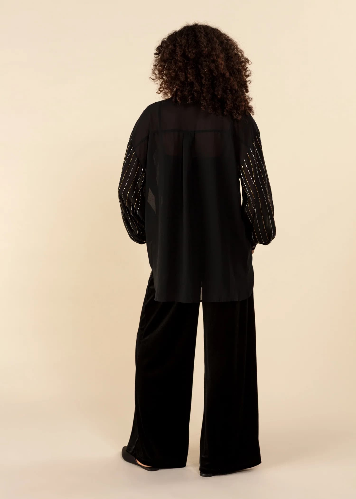 CARDI Transparent skjorta med strass - Svart 3 - Indiska
