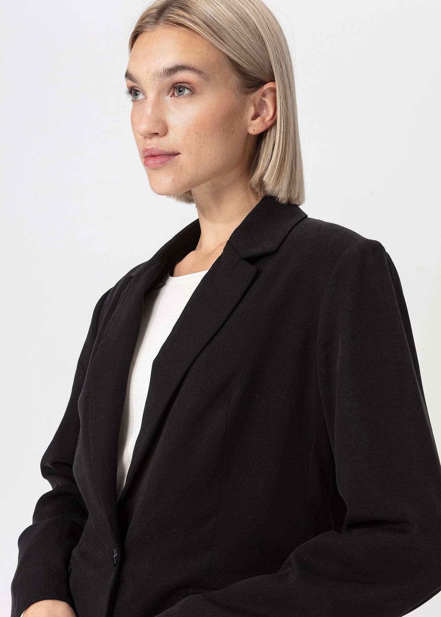 EBBA SUIT JACKET - Black