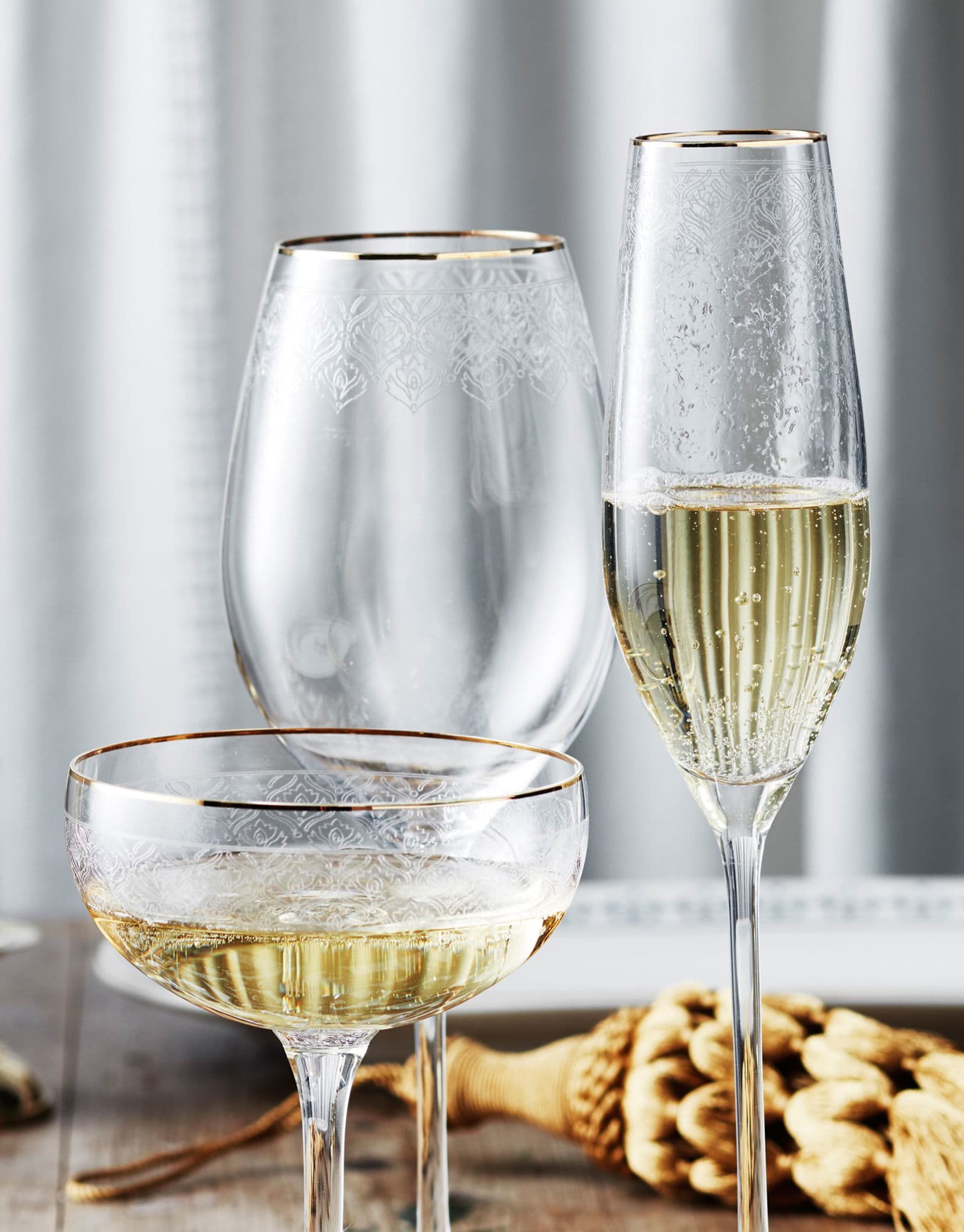 SARRAH WINE GLASS - CLEAR