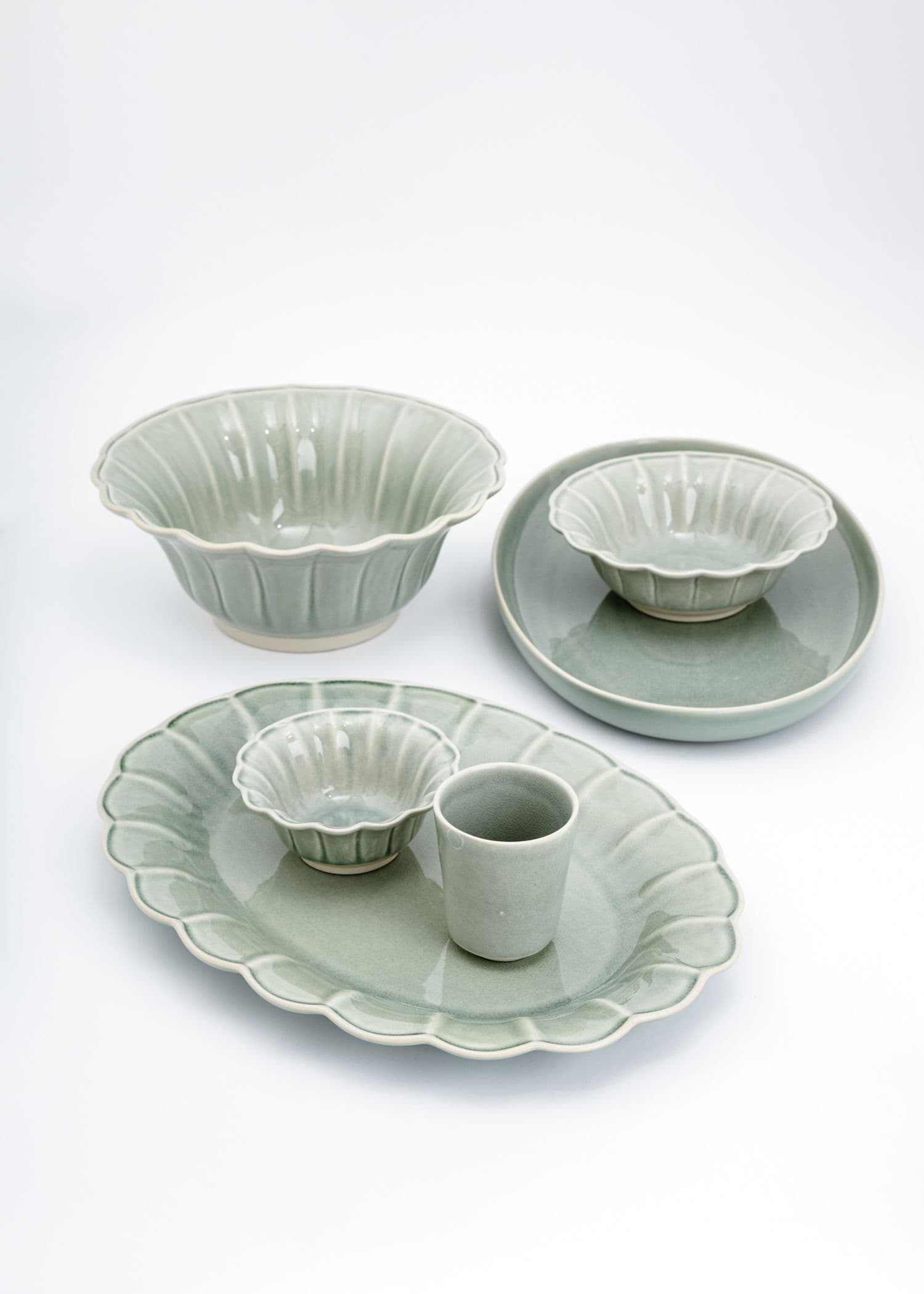MATHILDA SCALLOP SERVING TRAY - DustyBlue