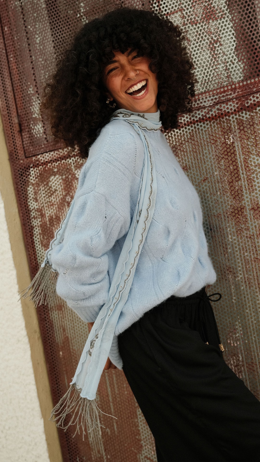 https://a.storyblok.com/f/301127/1080x1920/d93d561c1f/reaingridsweaterblue.jpg