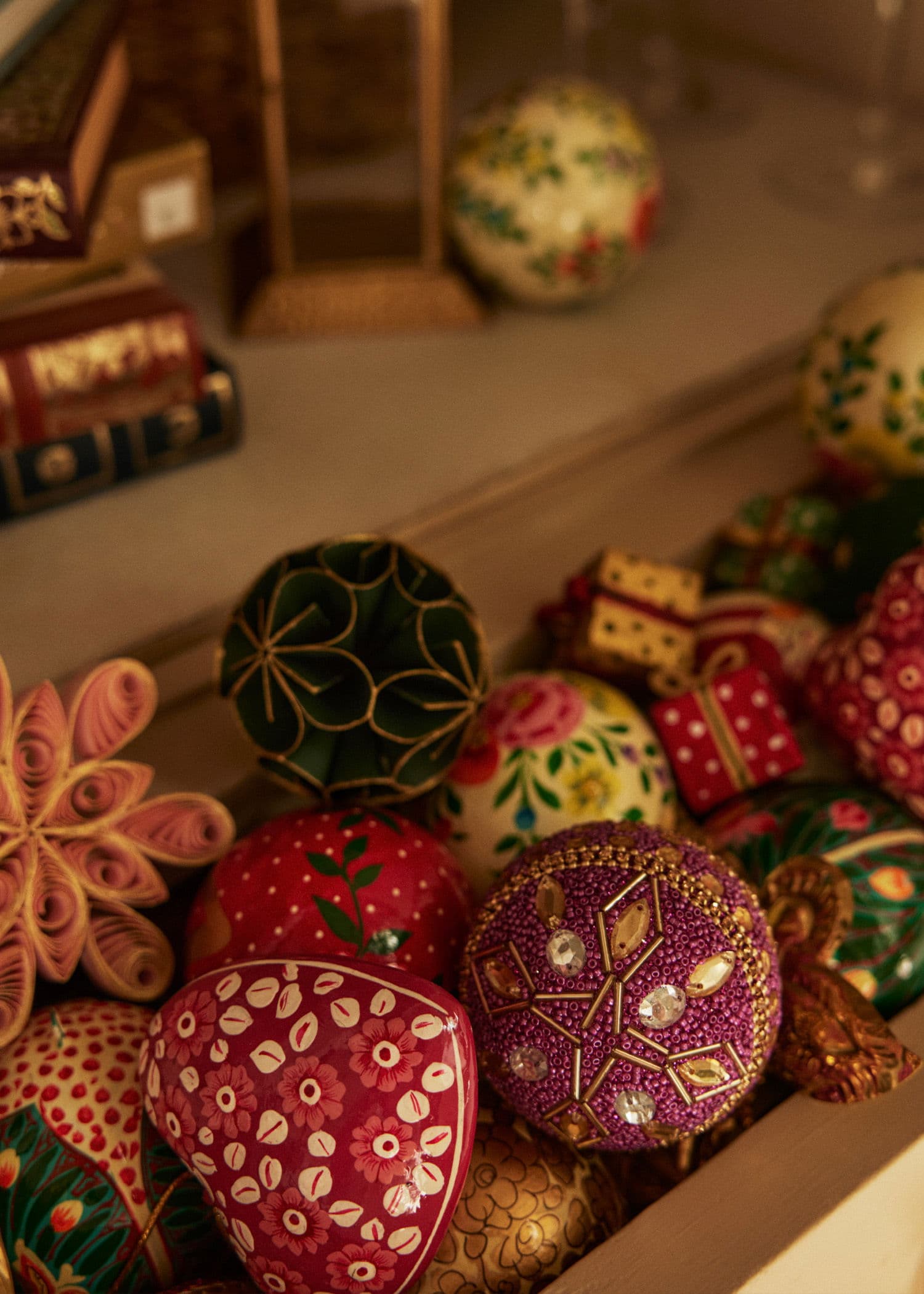 BEADED Käsin tehty joulukuusenkoriste - Vaaleanpunainen 1 - Indiska