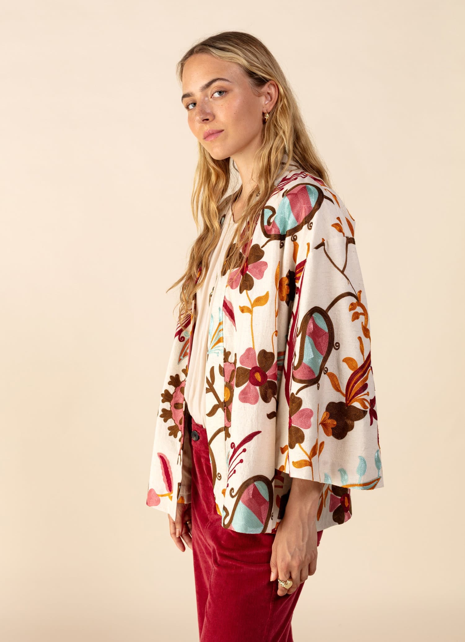 VIVI Mønstret, brodert kimono - Rød 1 - Indiska