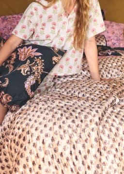 Nisha Bedspread Double - PINK