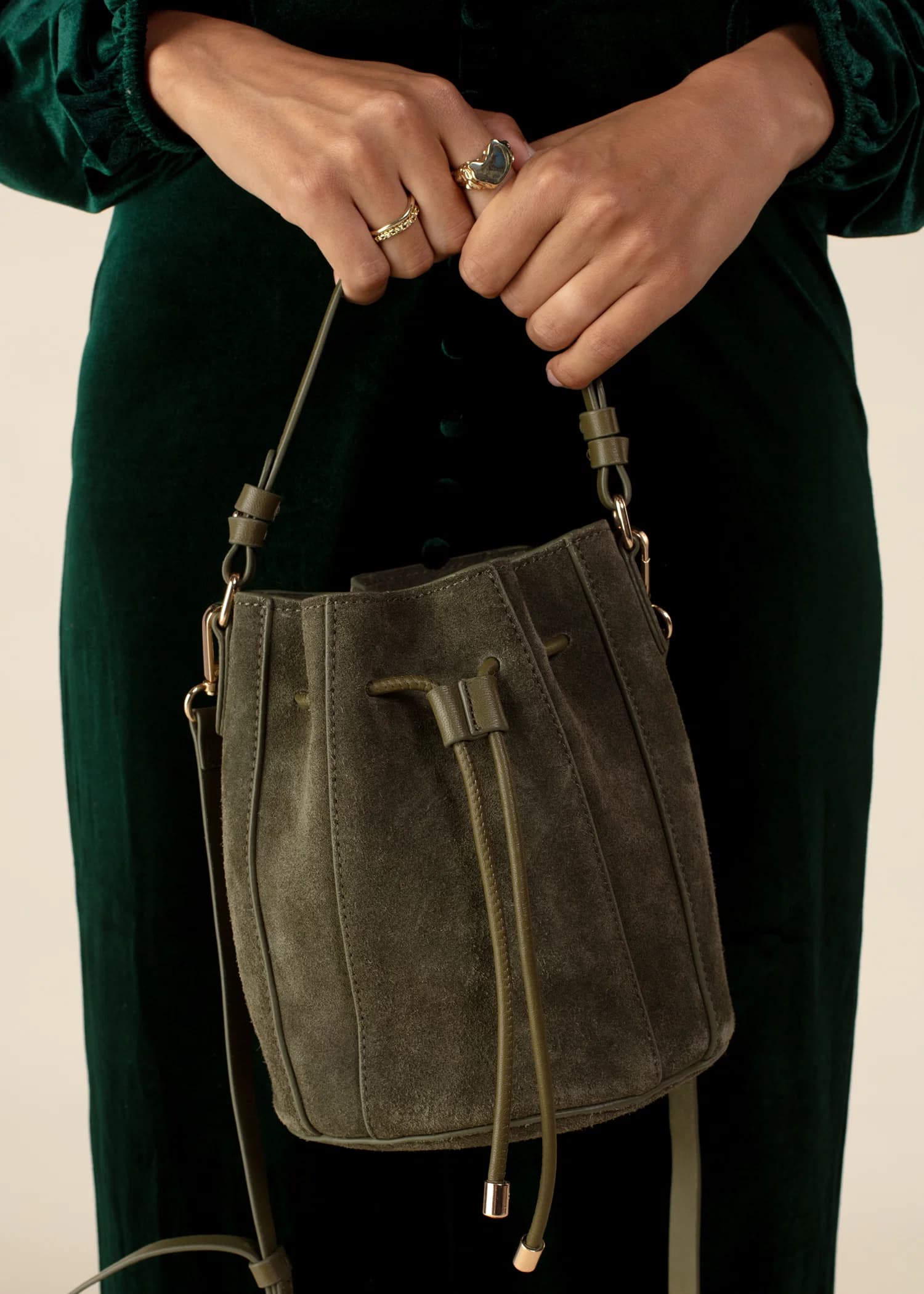 Bucket Bucket bag i mocka - Grön 2 - Indiska