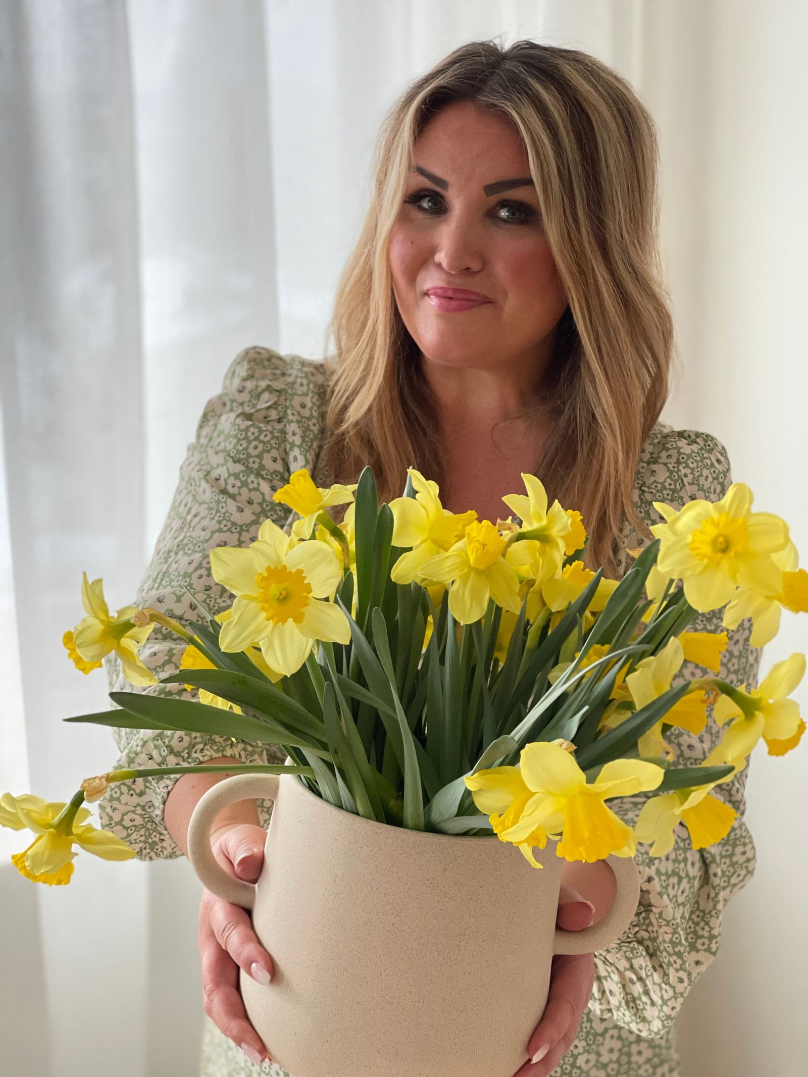 QAN Beige blomsterpotte i stentøy - Hvit 4 - Indiska