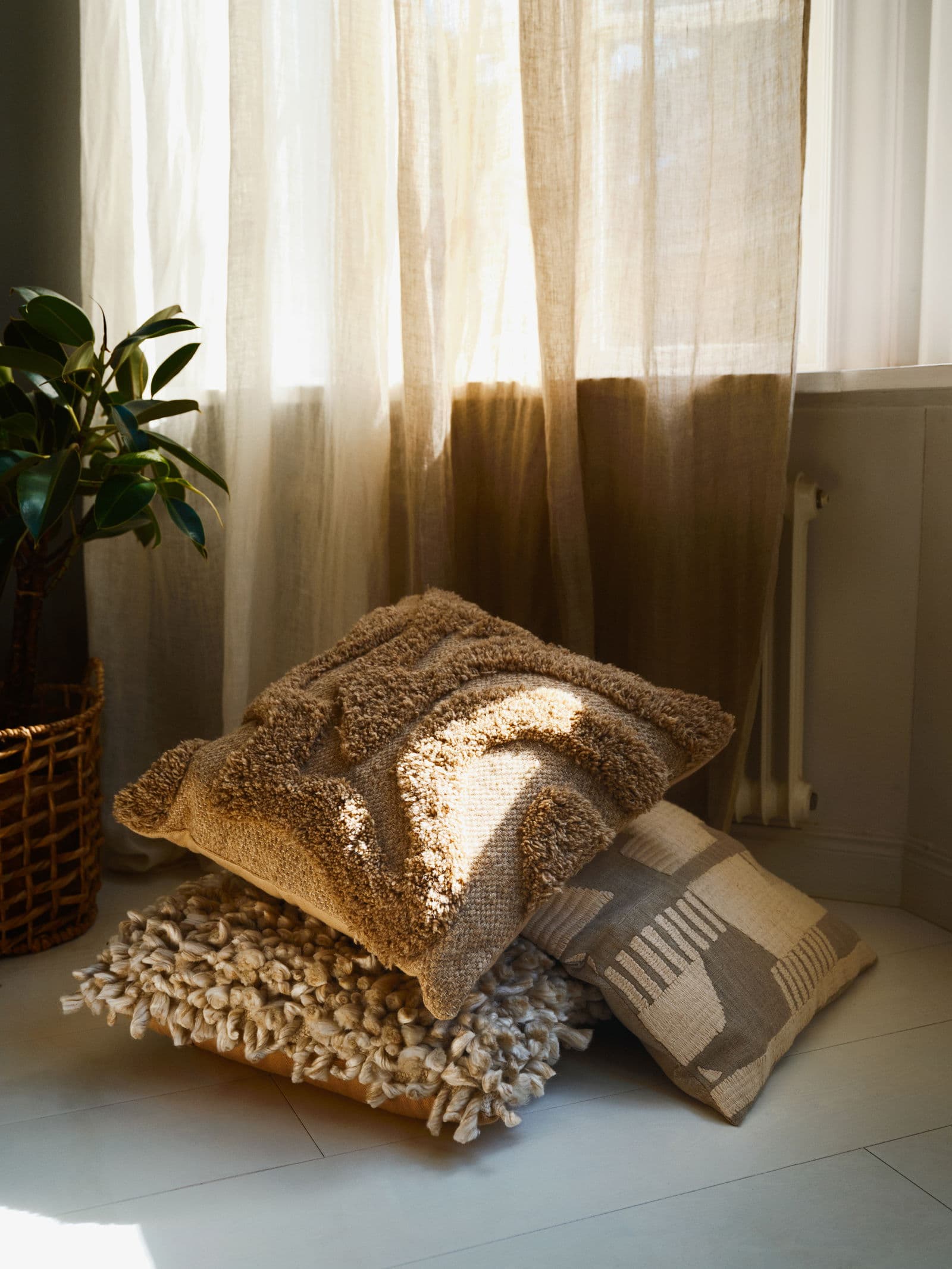 Malai Kirjailtu tyynyliina - Harmaa 2 - Indiska