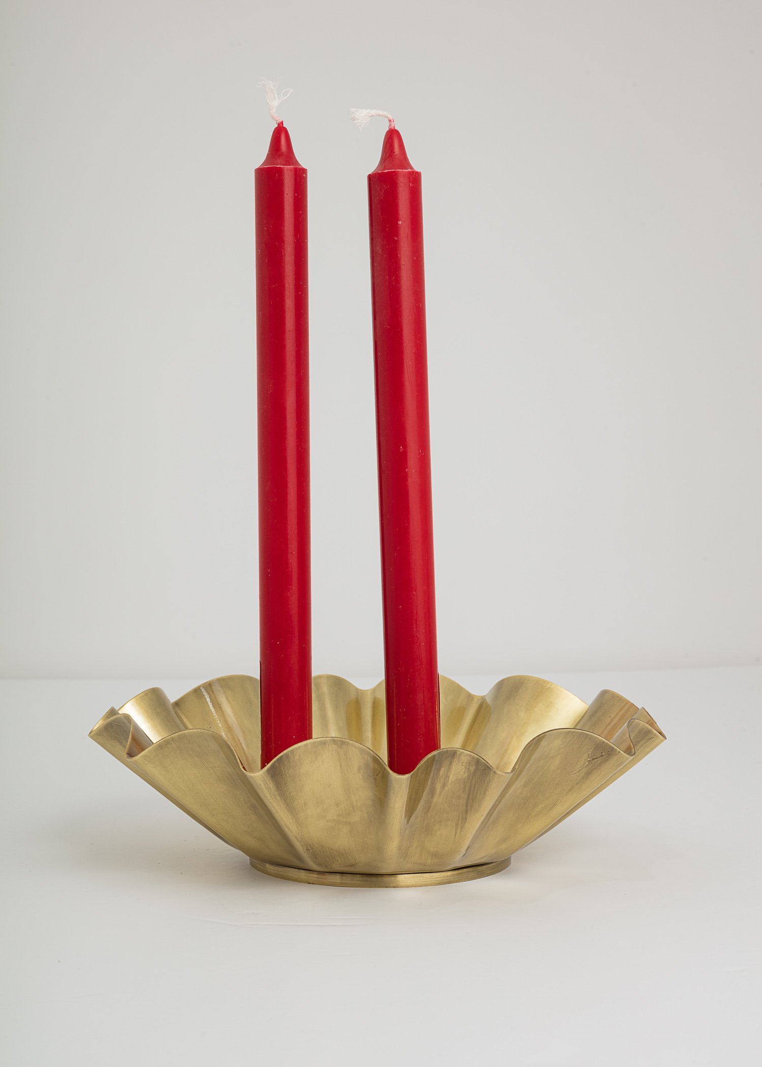 Brass-coloured candle holder thumbnail 3