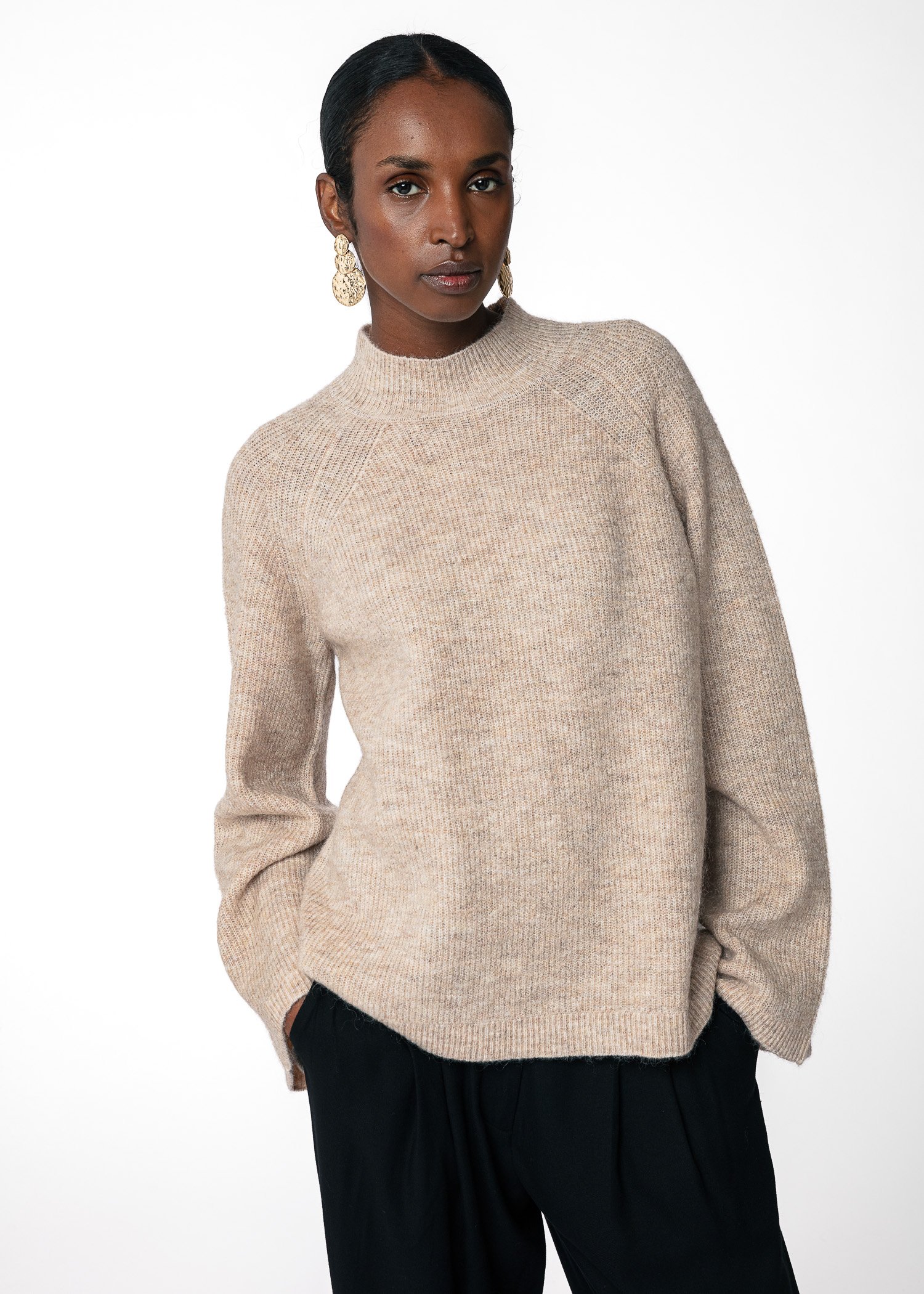 Beige knitted sweater thumbnail 3