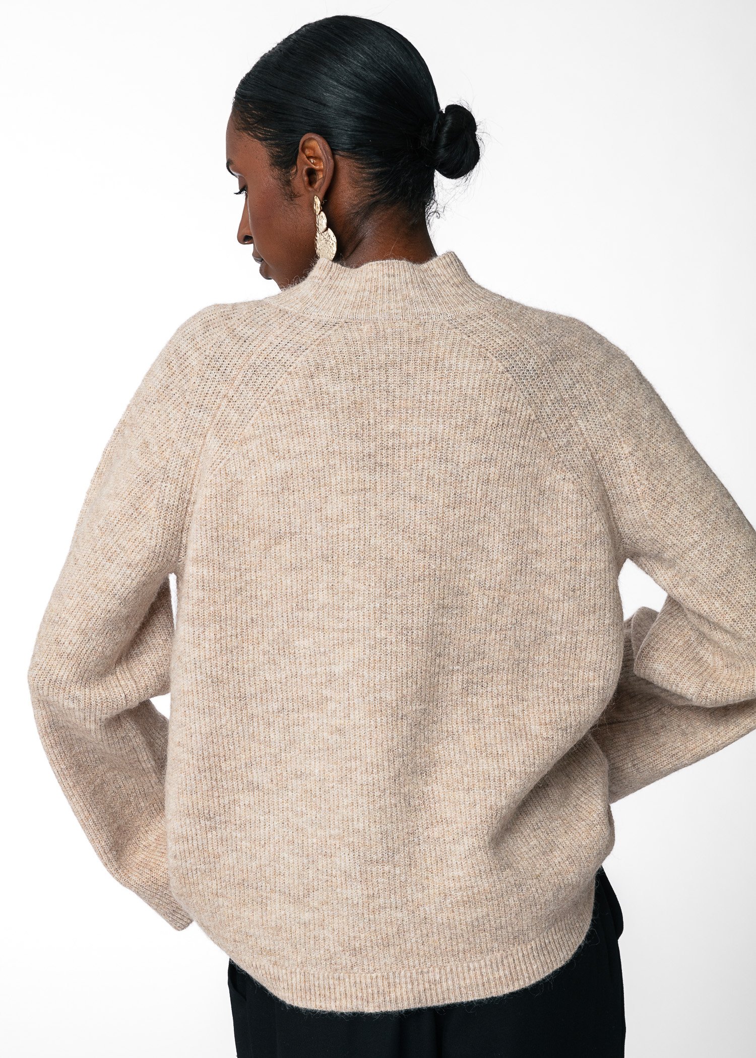 Beige knitted sweater thumbnail 2