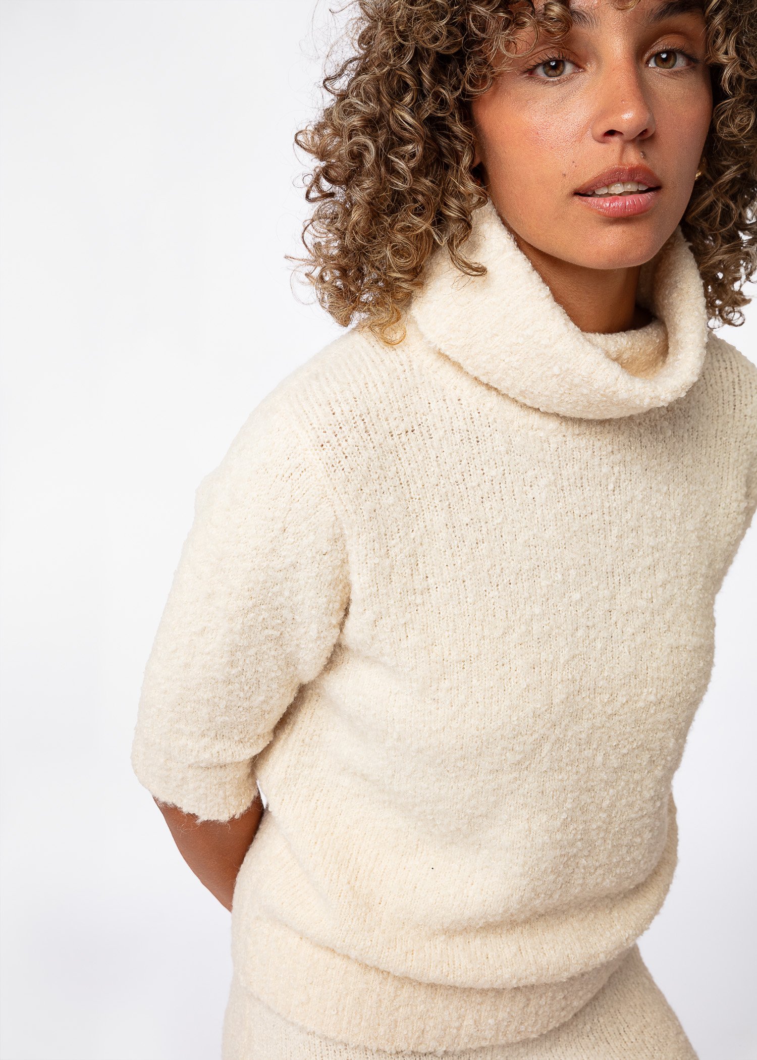 White knitted top with collar thumbnail 3