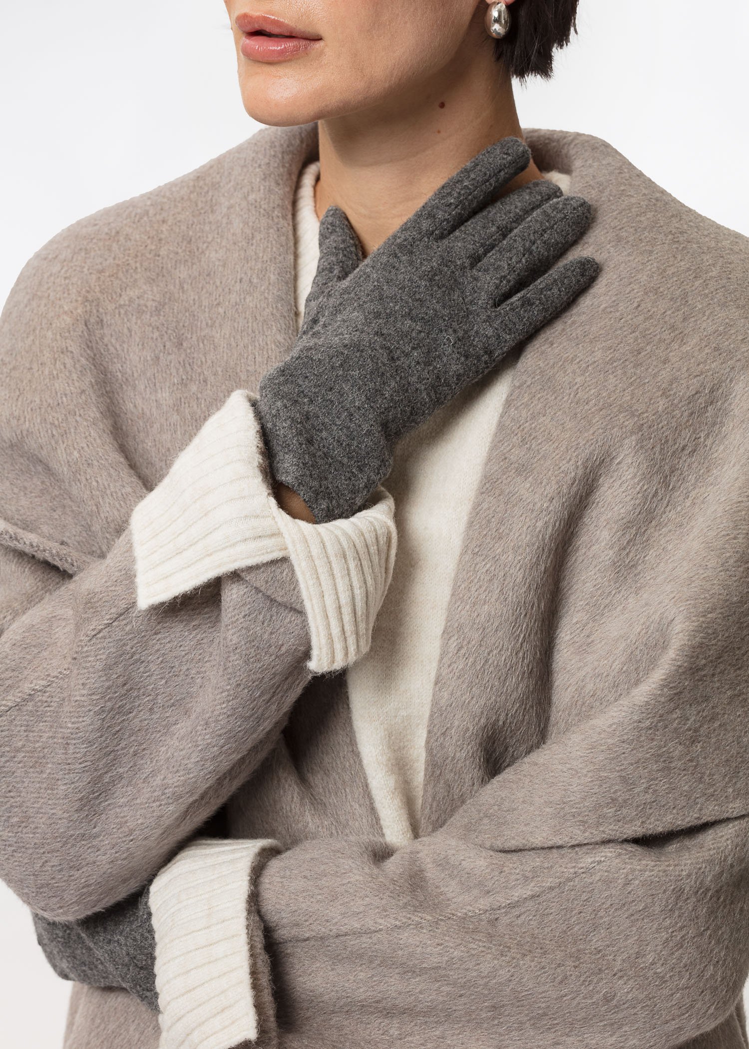 Solid wool mix gloves