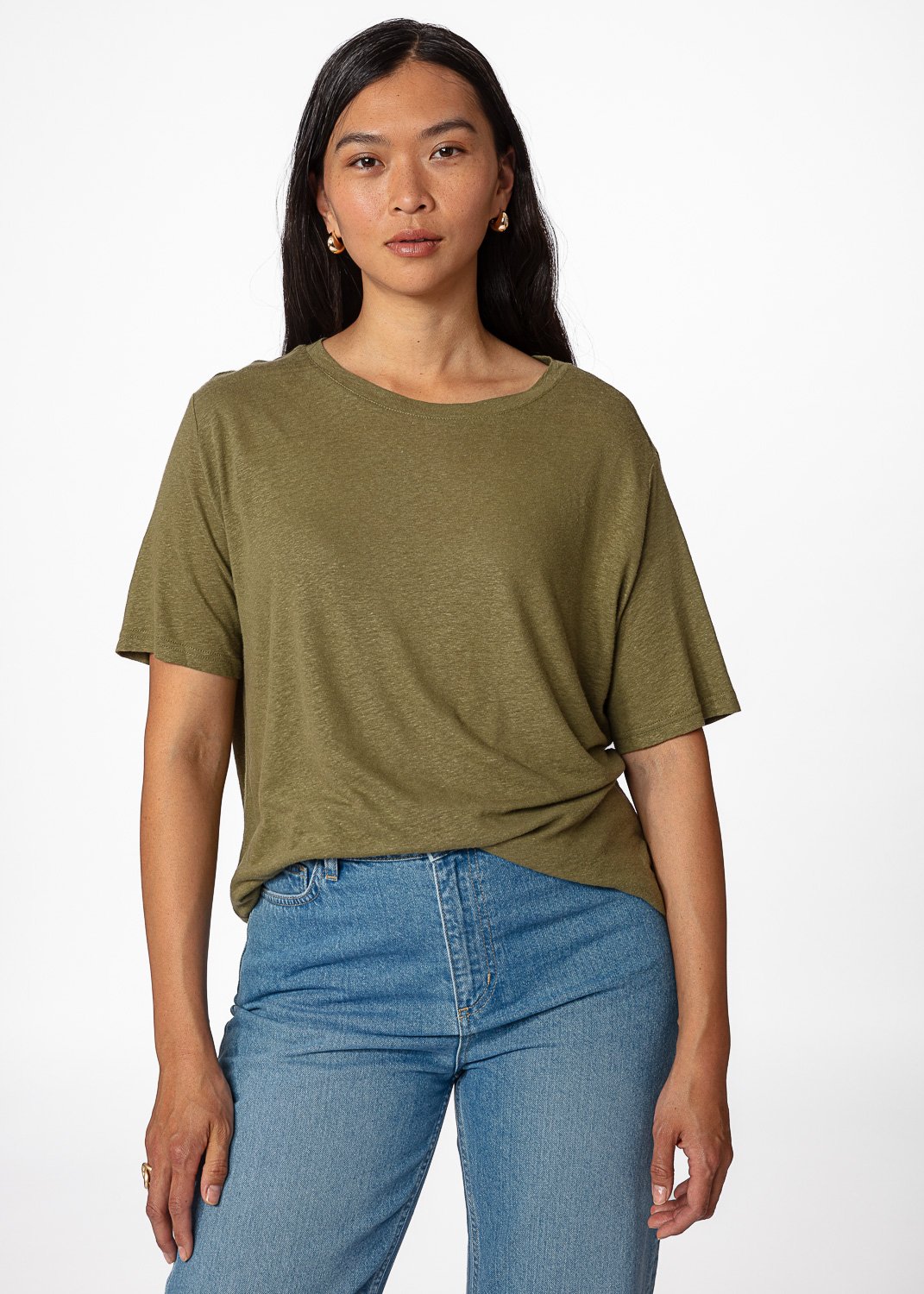 Vihreä T-paita pellavasekoitetta