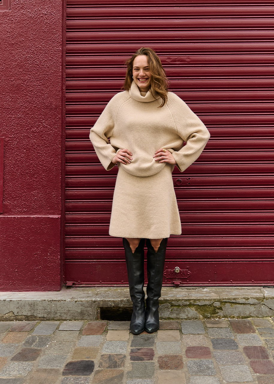 Beige ribbed skirt